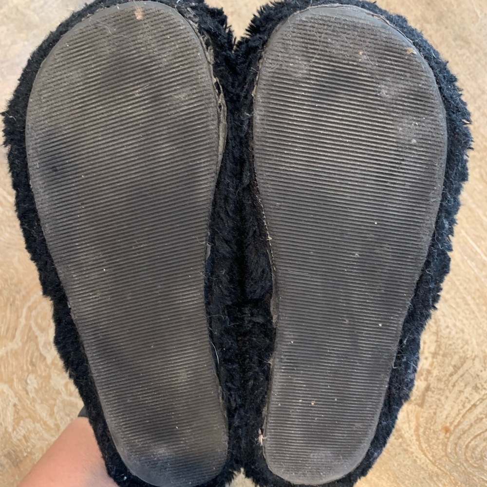 Girls Fur Slippers - Picture 4 of 8
